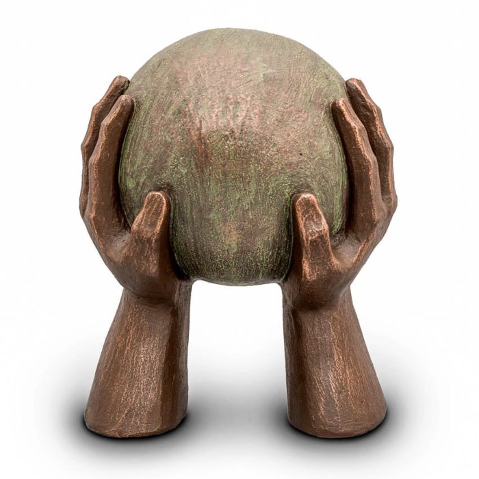 keramische art urne getragen