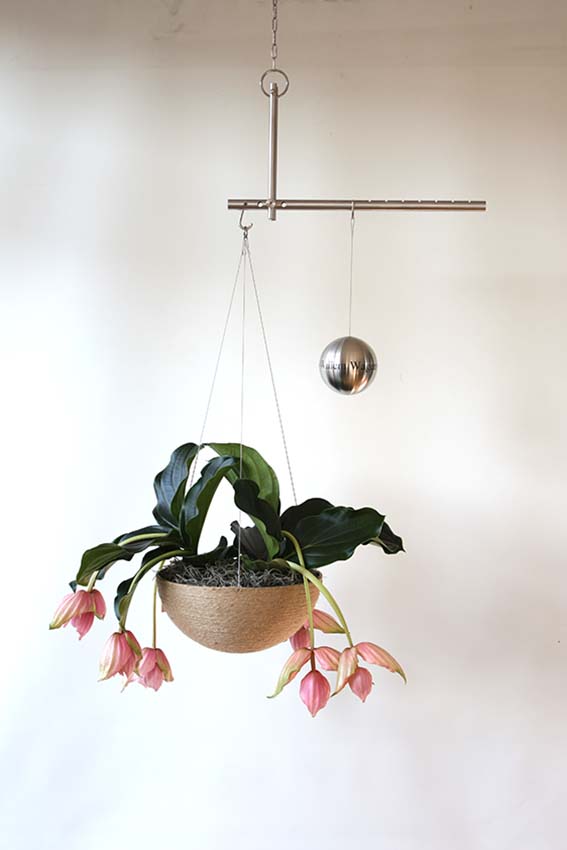 rvs denkmal urne kleine gedenkstatte im gleichgewicht